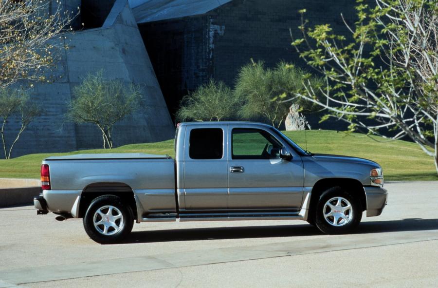  GMC Sierra Denali 2002 года  (фото 20 из 23)